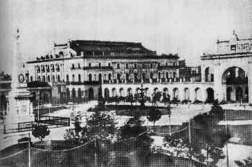 teatro colon frente a plaza de mayo